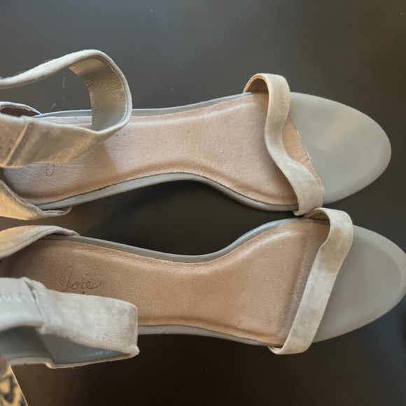Joie - Size 39 heels- Light Grey- Worn once- Includes original dust bag - Picture 2 of 4